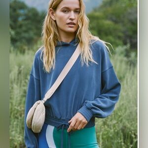 Sweaty Betty Sandwash Cloud Weight Cropped Hoodie